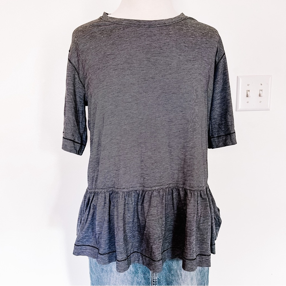 Lululemon | Gray & White Stripe Peplum Ruffle Short Sleeve